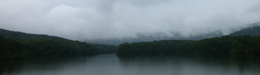 cropped-2013-07-clouds-over-lake